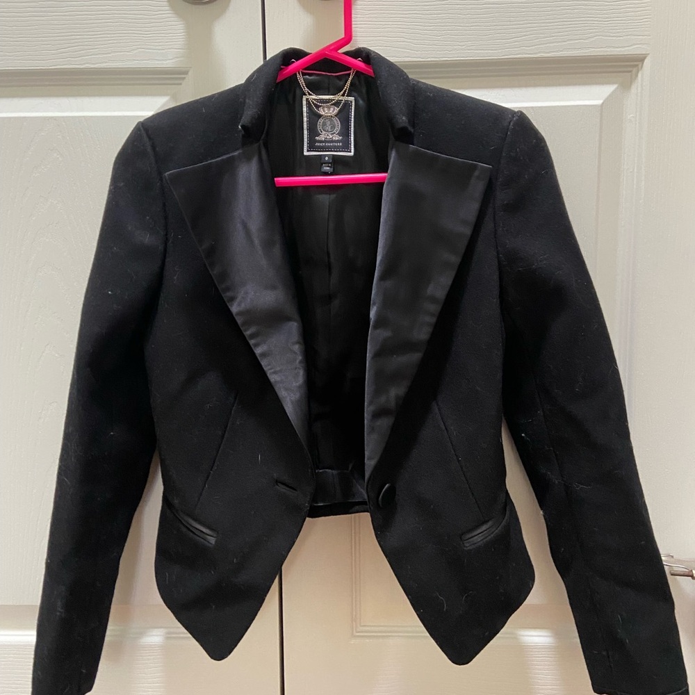 JUICY COUTURE CROPPED TUXEDO JACKET